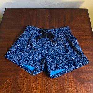 💙🖤Lulu cuffed shorts🖤💙